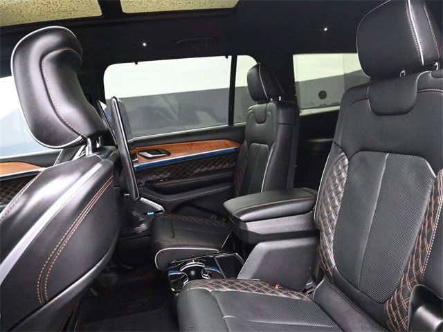 Used 2024 Jeep Grand Cherokee L Summit image 13