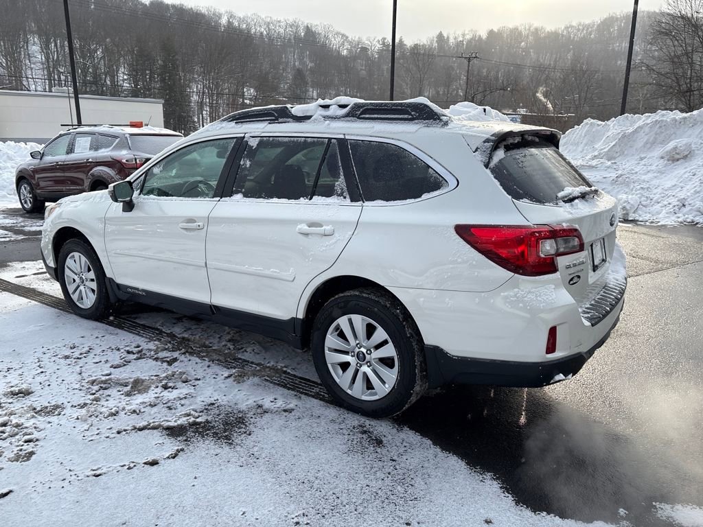 Used 2016 Subaru Outback 2.5i Premium image 3