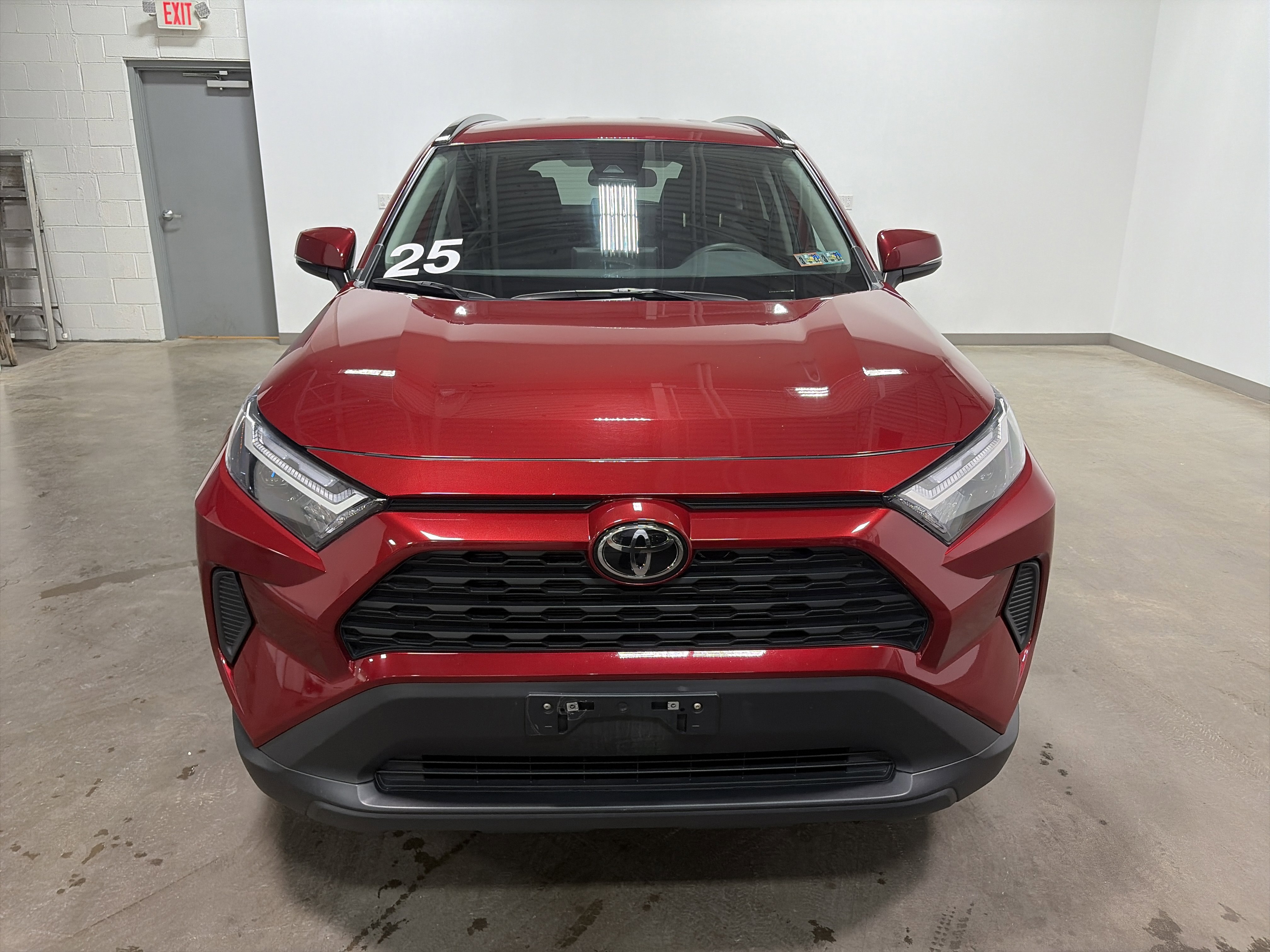 Used 2025 Toyota RAV4 XLE image 34