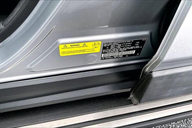 Used 2020 Toyota RAV4 Limited image 18