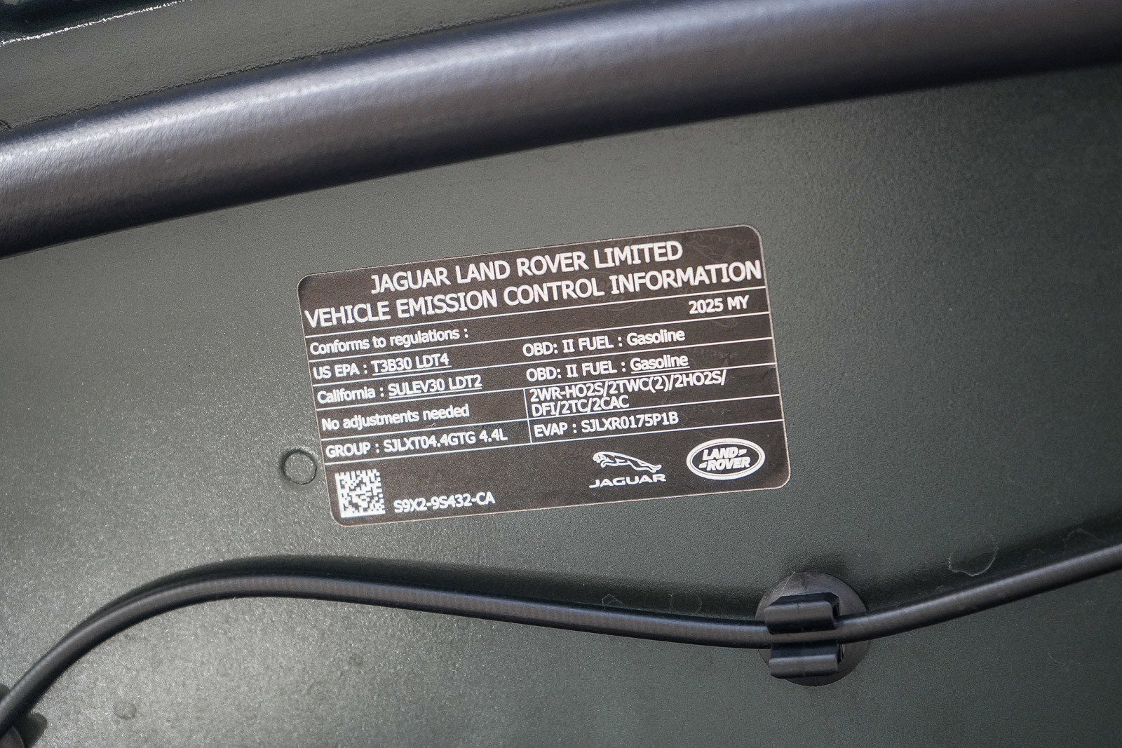 Certified 2025 Land Rover Range Rover SE AWD/4WD image 29