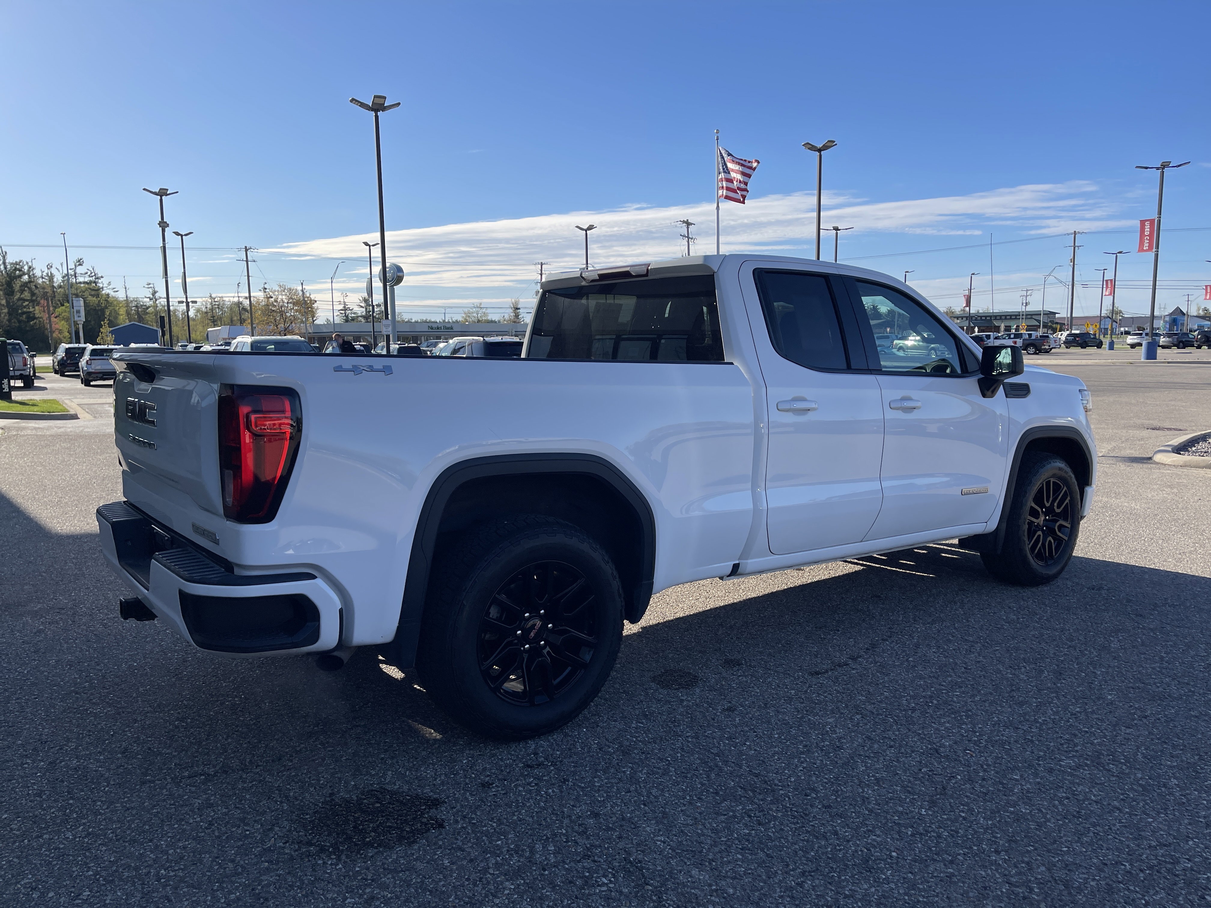 Used 2019 GMC Sierra 1500 Elevation w/ Elevation Value Package AWD/4WD image 3