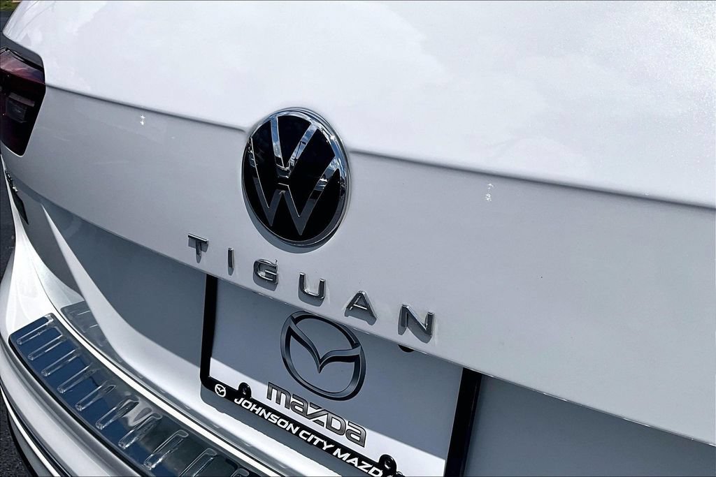 Used 2024 Volkswagen Tiguan SEL R-Line AWD/4WD image 8