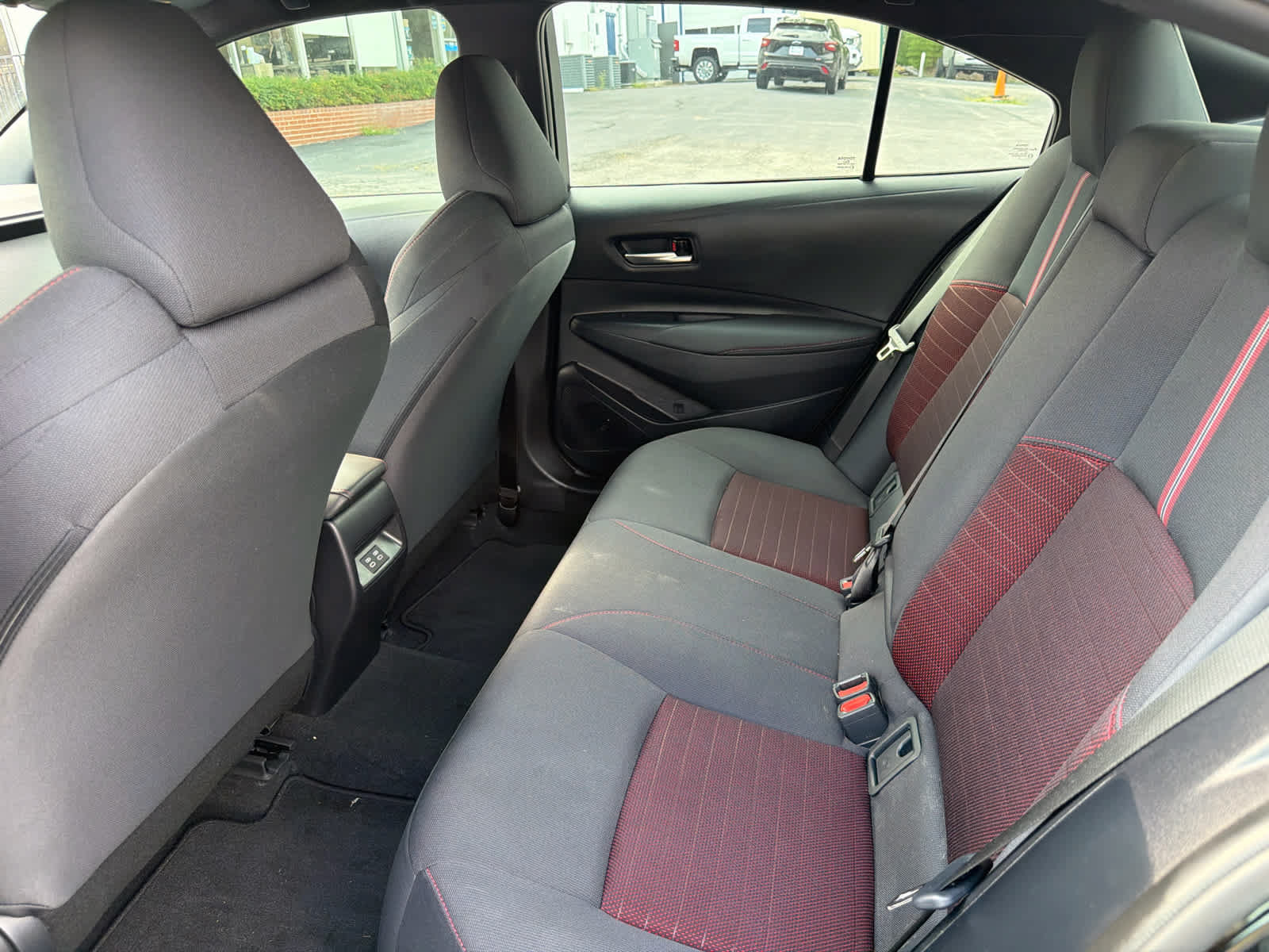 Used 2025 Toyota Corolla SE FWD image 12