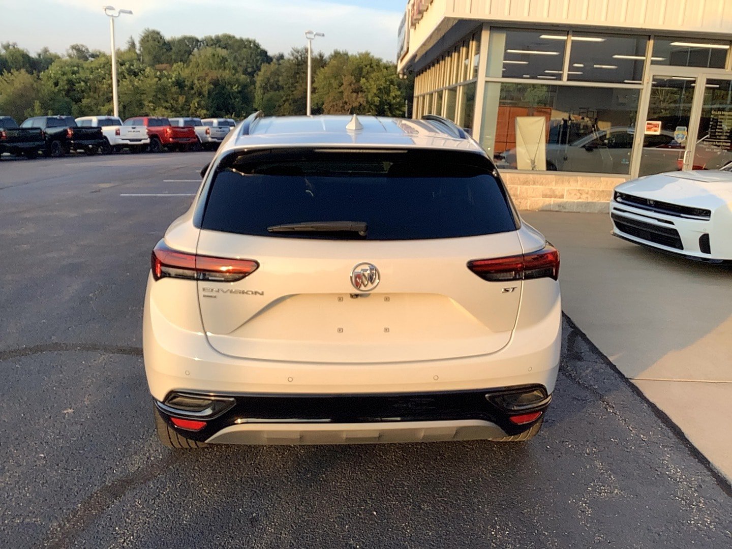 Used 2023 Buick Envision Preferred w/ Sport Touring Package AWD/4WD image 4