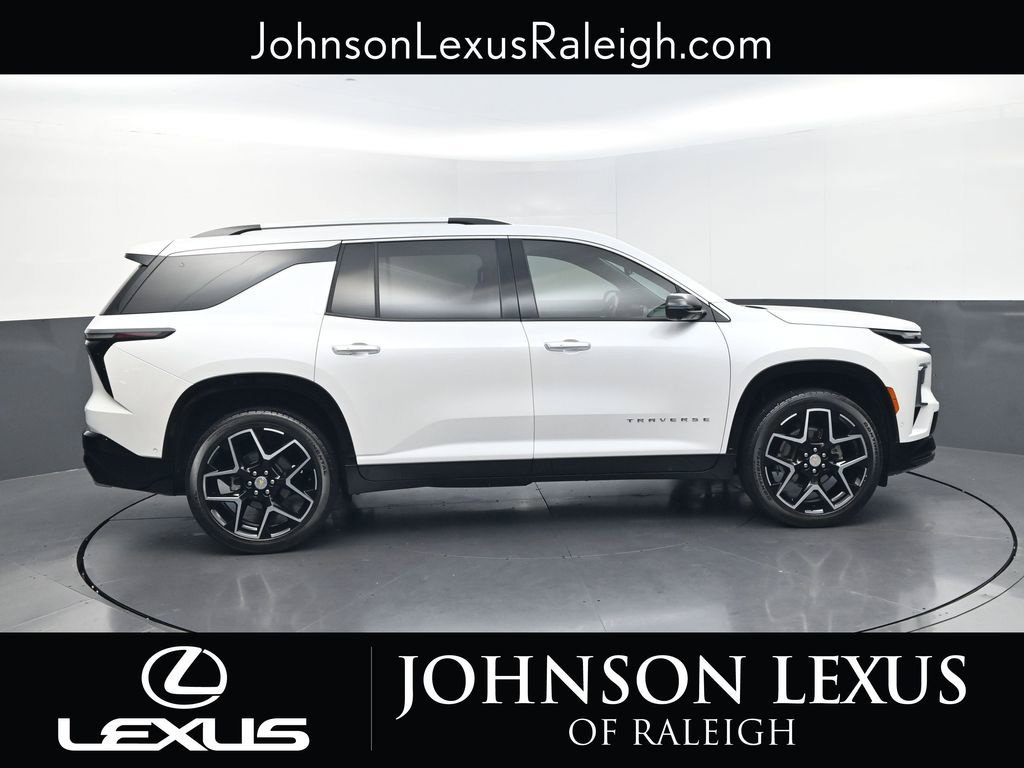 Used 2025 Chevrolet Traverse High Country FWD image 6