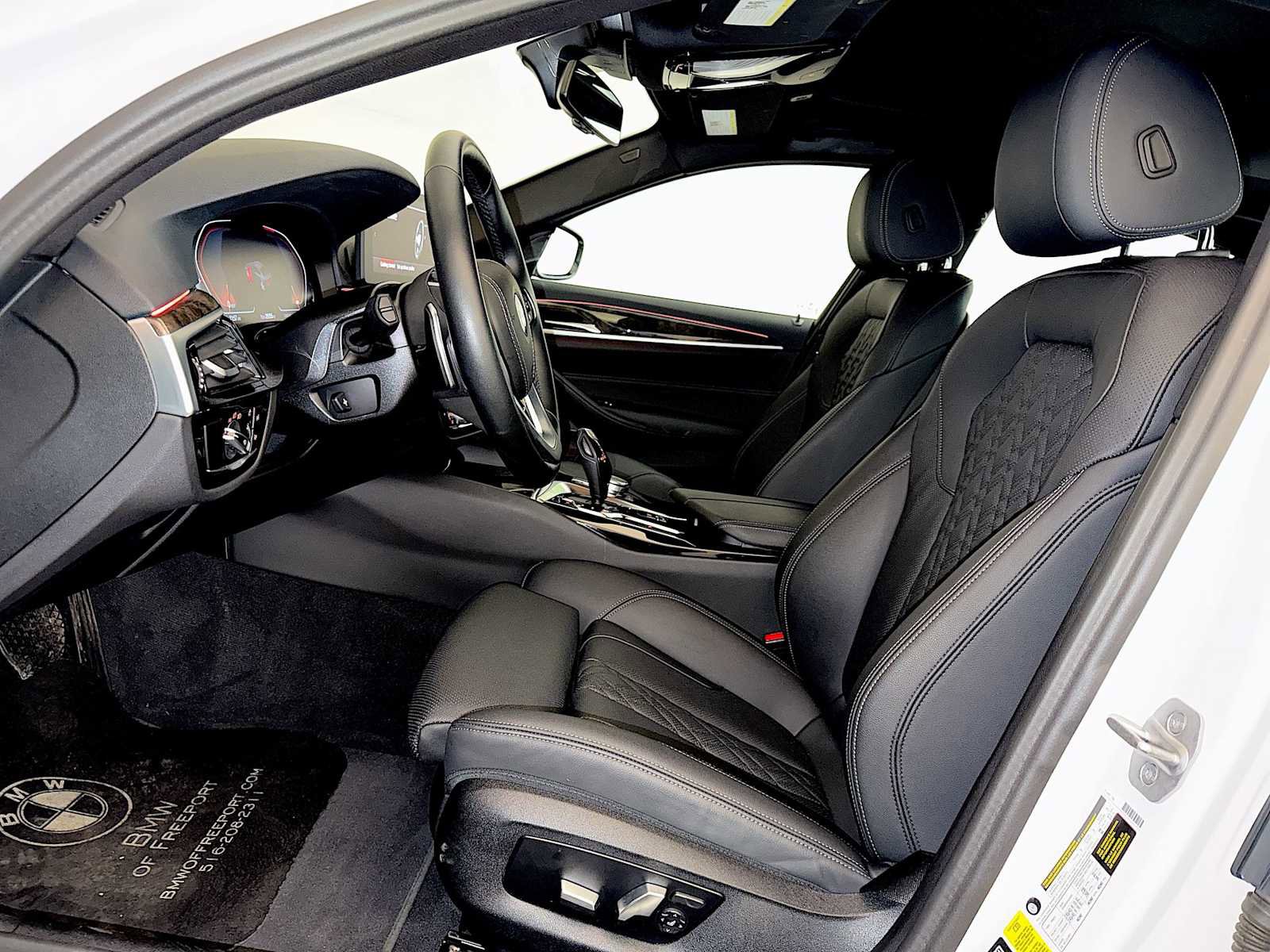 Certified 2023 BMW 530i xDrive w/ Premium Package image 9