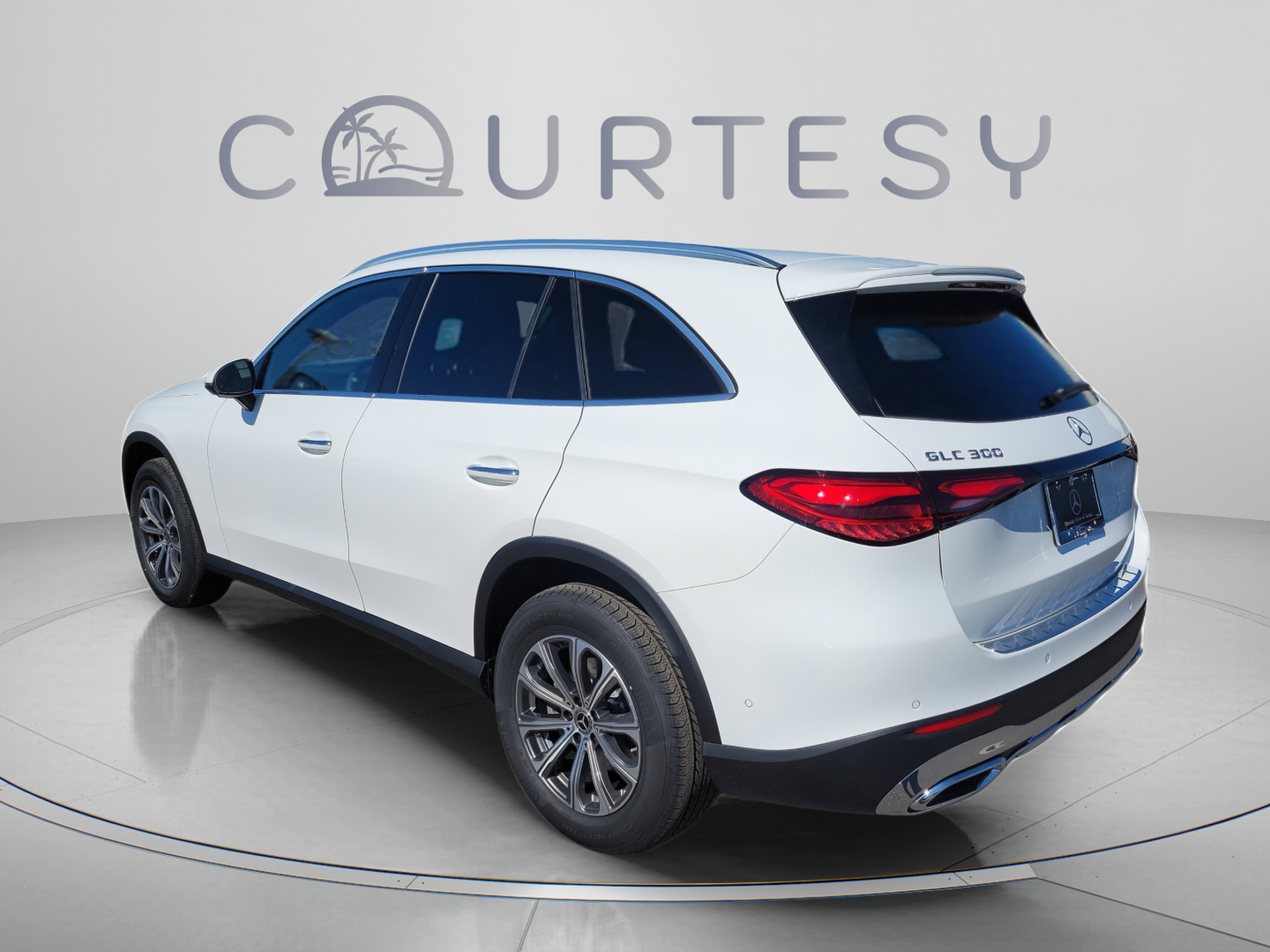 Certified 2026 Mercedes-Benz GLC 300 image 3