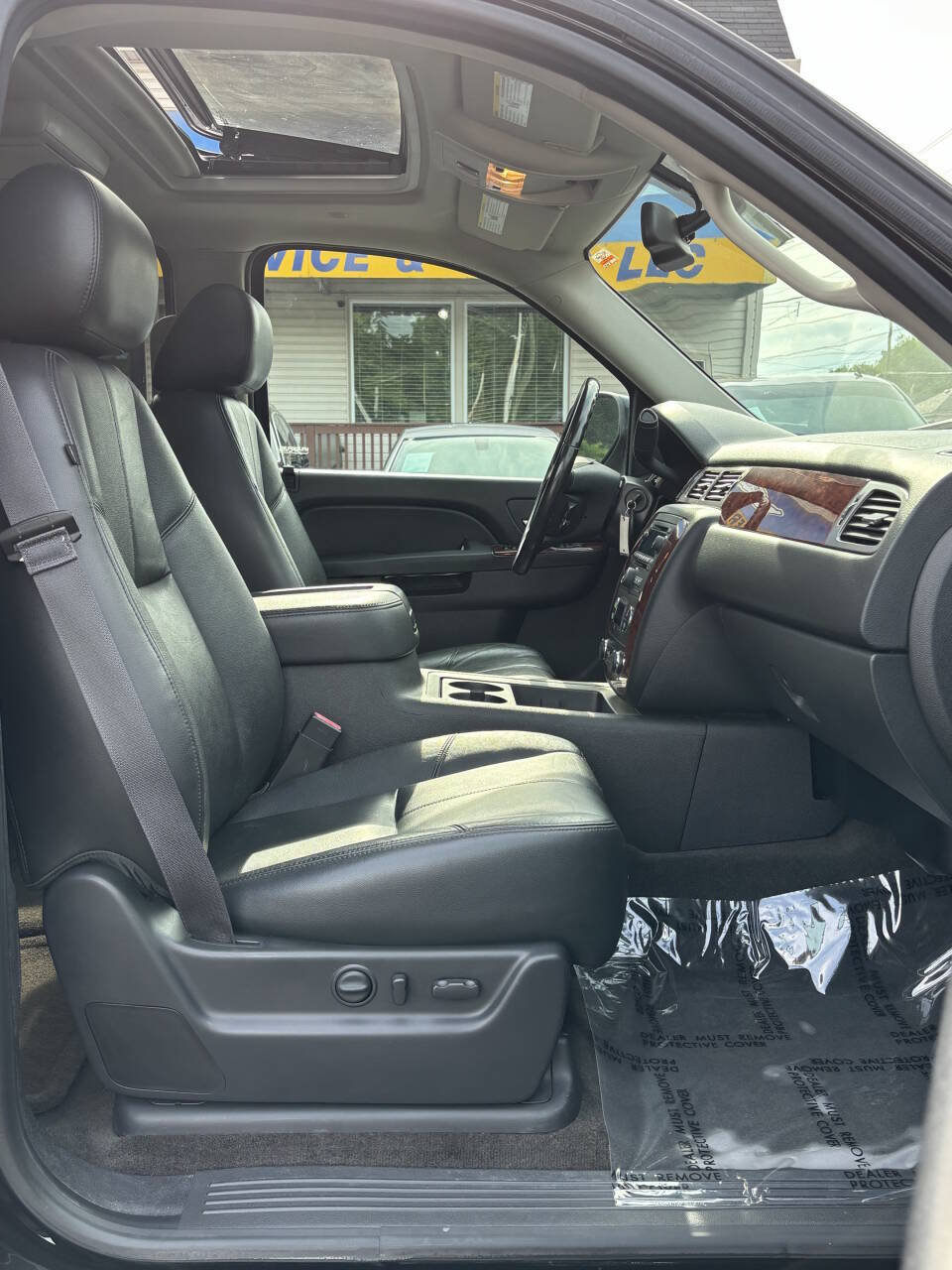 Used 2013 Chevrolet Tahoe LT w/ Luxury Package AWD/4WD image 21