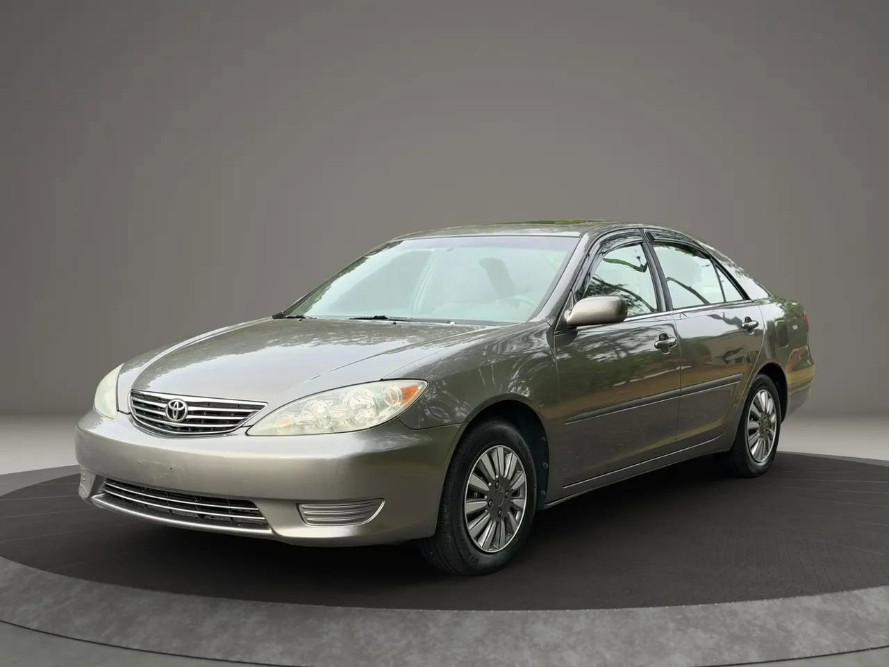Used 2006 Toyota Camry LE FWD image 1
