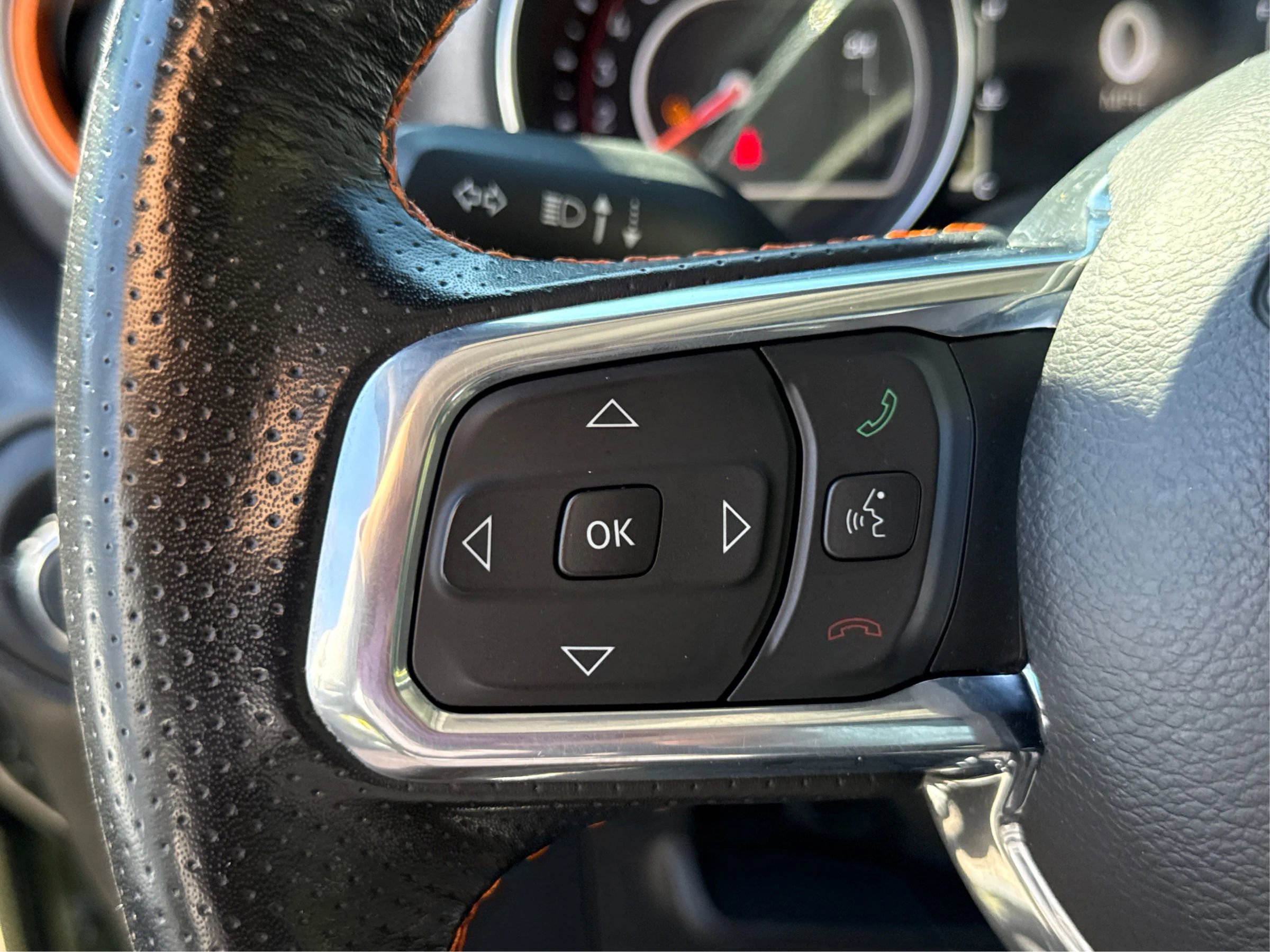 Used 2022 Jeep Gladiator Mojave w/ Cold Weather Group image 34