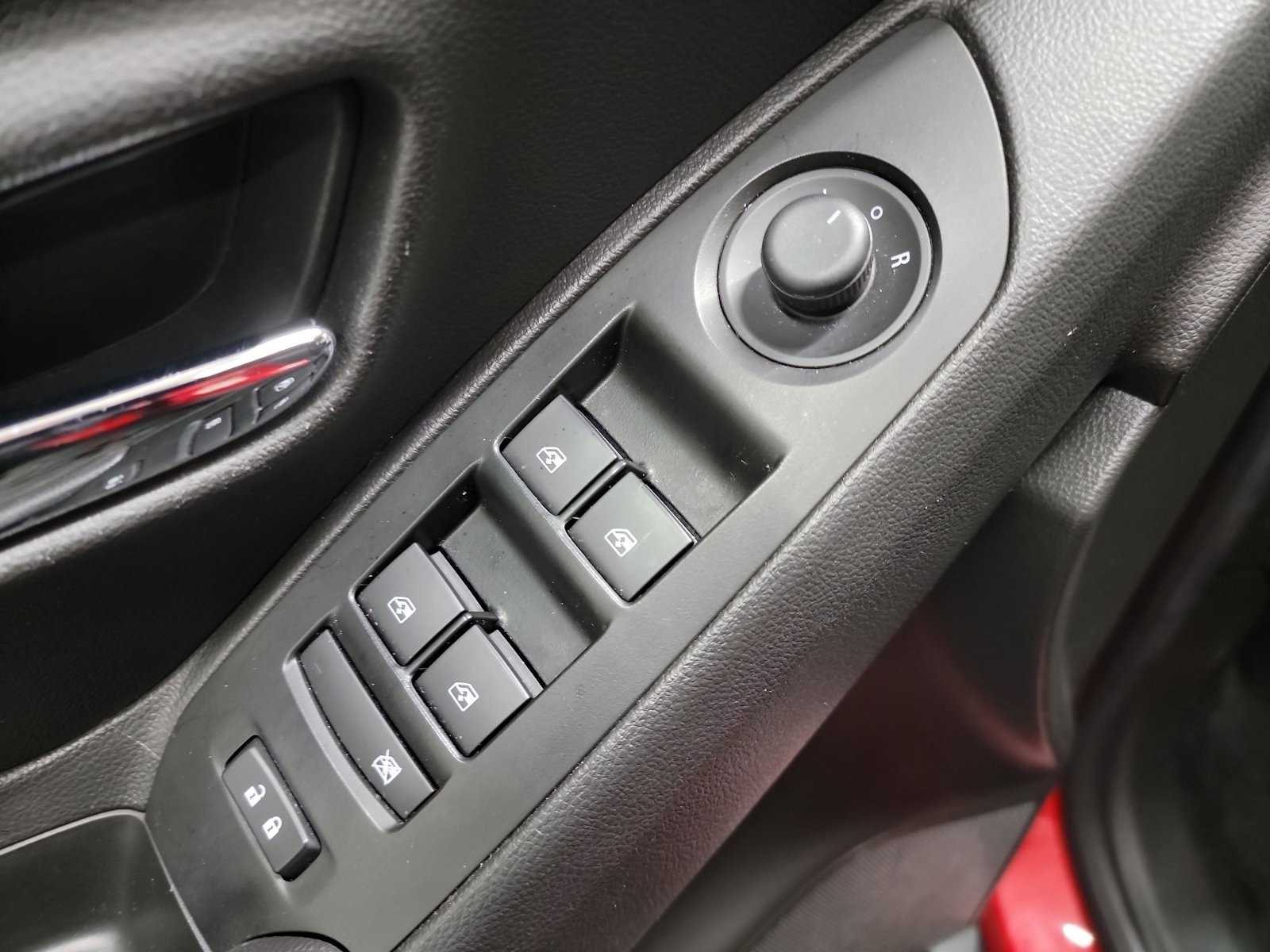 Used 2020 Chevrolet Trax LT w/ Driver Confidence Package image 14