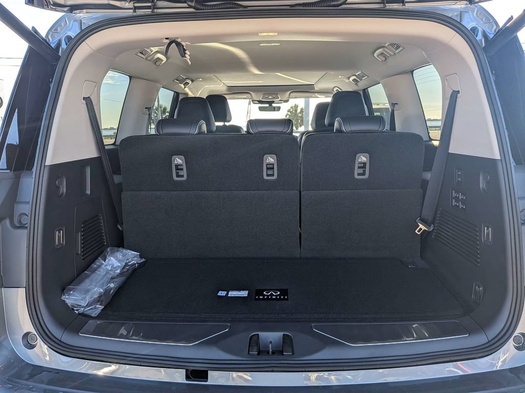 New 2027 INFINITI QX80 Luxe w/ Exterior Package RWD image 12