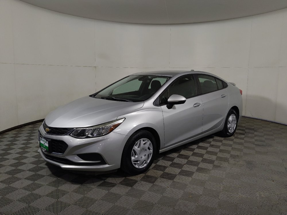 Used 2018 Chevrolet Cruze LS image 2