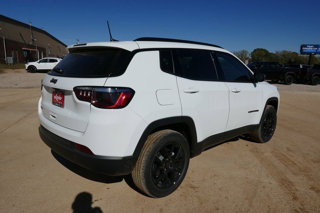 New 2026 Jeep Compass Latitude image 5
