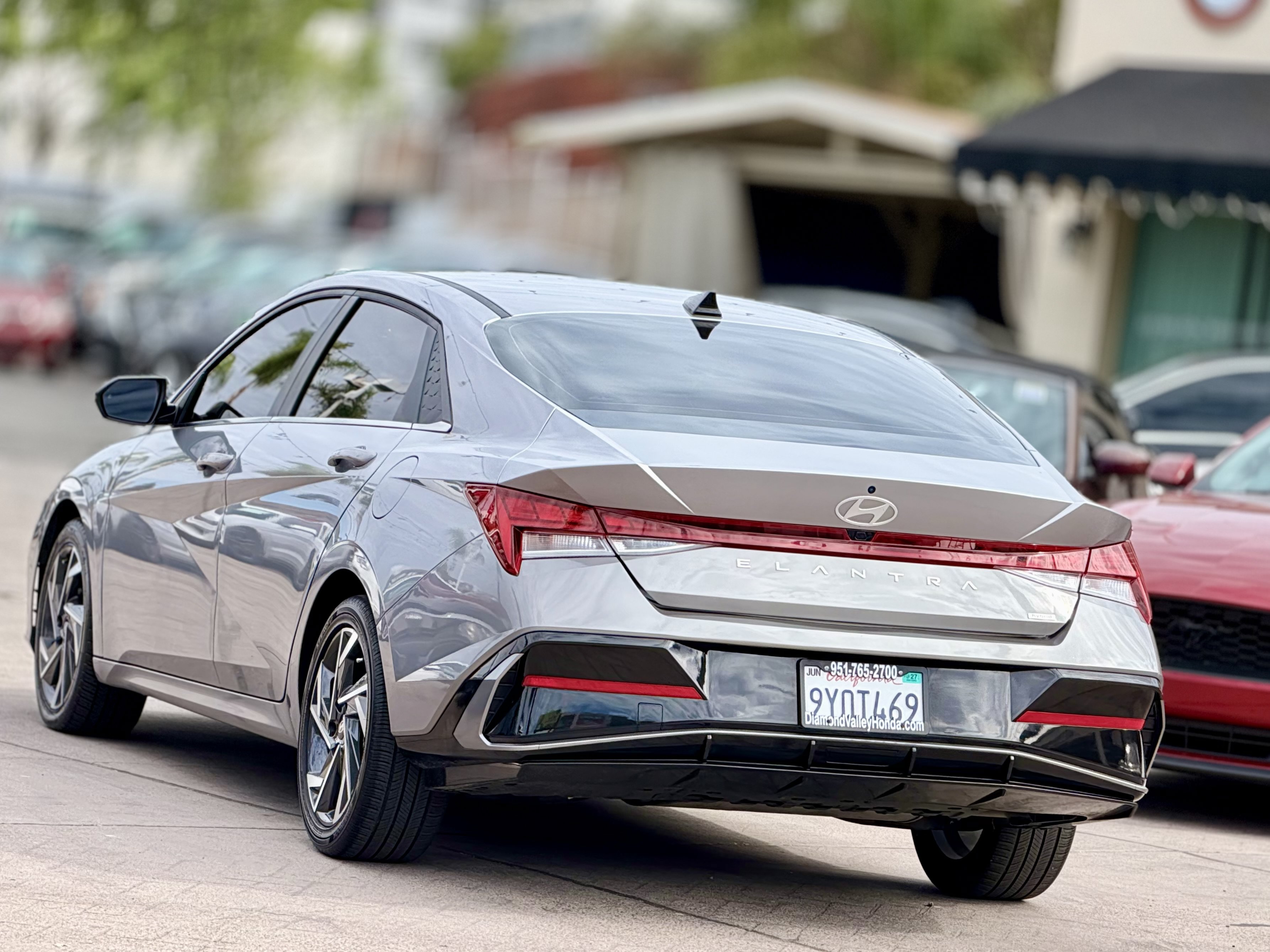Used 2025 Hyundai Elantra Limited FWD image 9