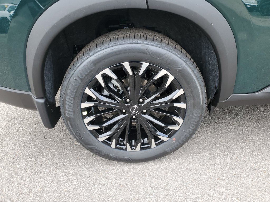New 2026 Nissan Rogue Dark Armor FWD image 5