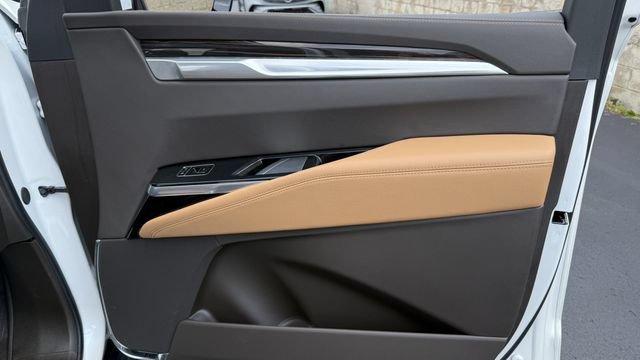Used 2025 Cadillac Escalade Premium Luxury w/ LPO, Floor Liner Package AWD/4WD image 11