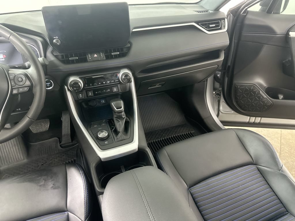 Used 2024 Toyota RAV4 XSE AWD/4WD image 19