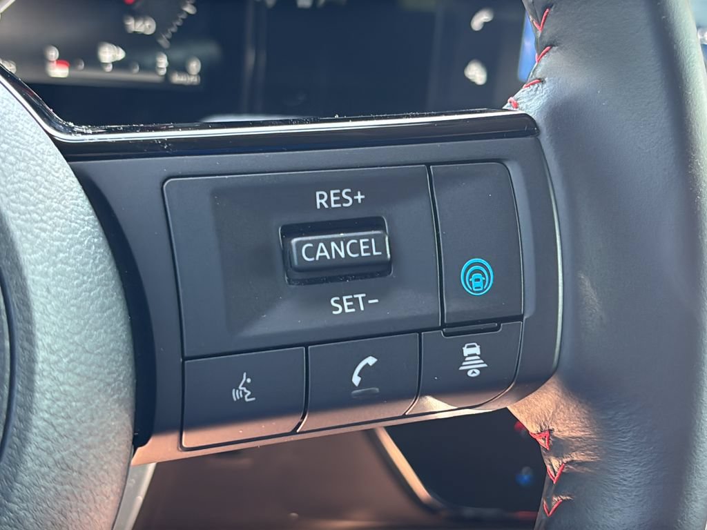 Used 2025 Nissan Kicks SR FWD image 23