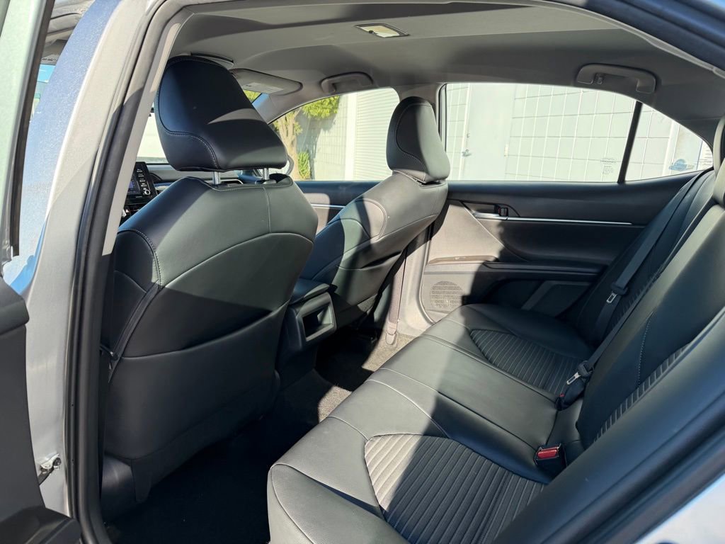 Used 2022 Toyota Camry SE image 16