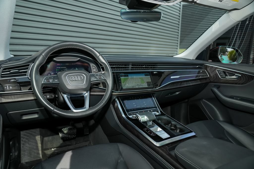 Used 2022 Audi Q8 Prestige w/ Prestige Package AWD/4WD image 29