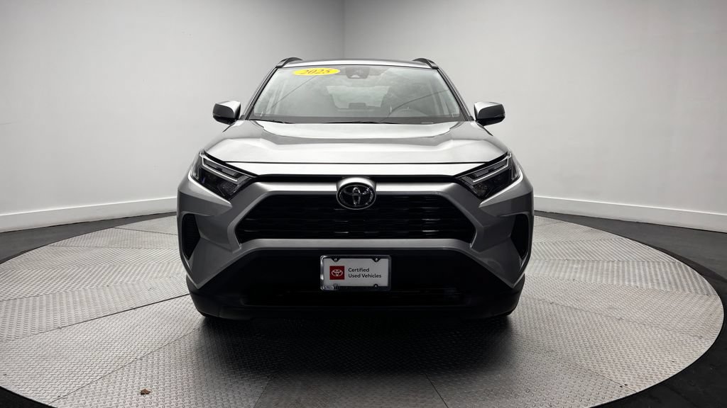 Used 2025 Toyota RAV4 XLE AWD/4WD image 43