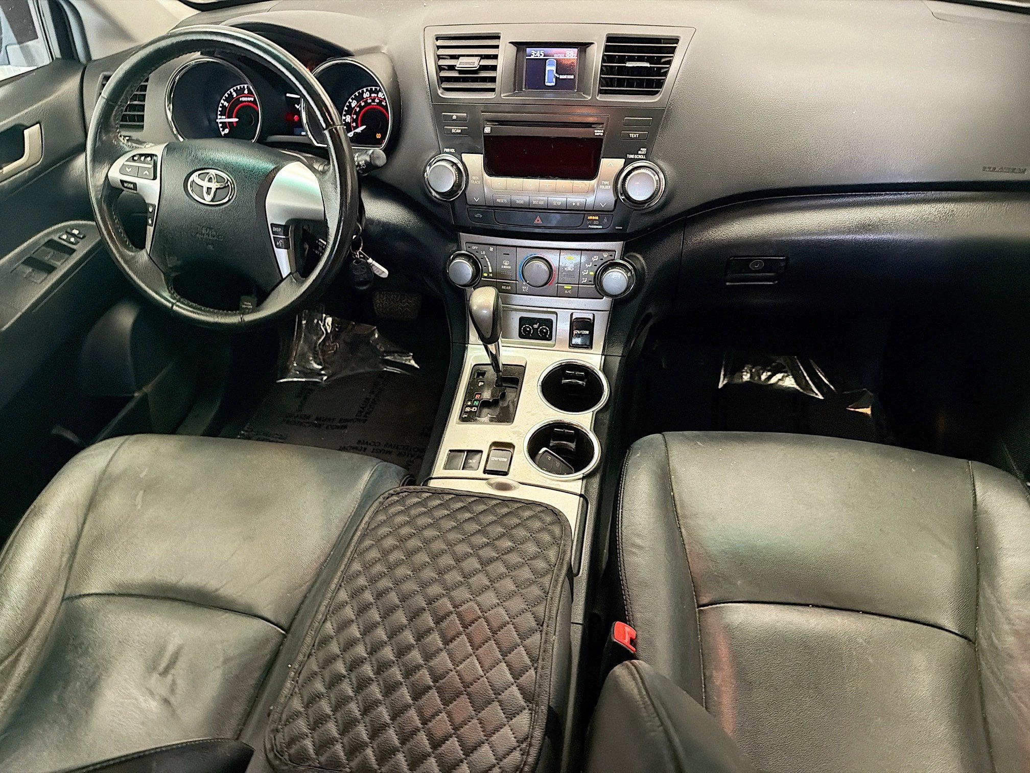 Used 2012 Toyota Highlander SE w/ Tow Pkg image 12