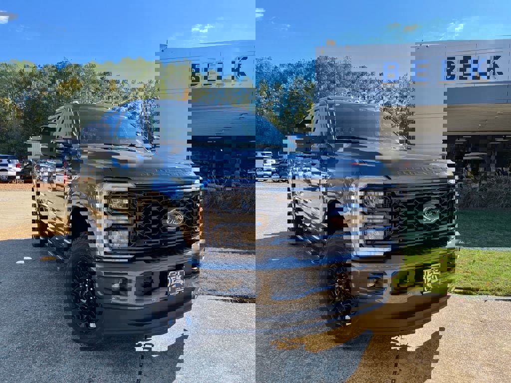 New 2026 Ford F250 Lariat w/ Black Appearance Package