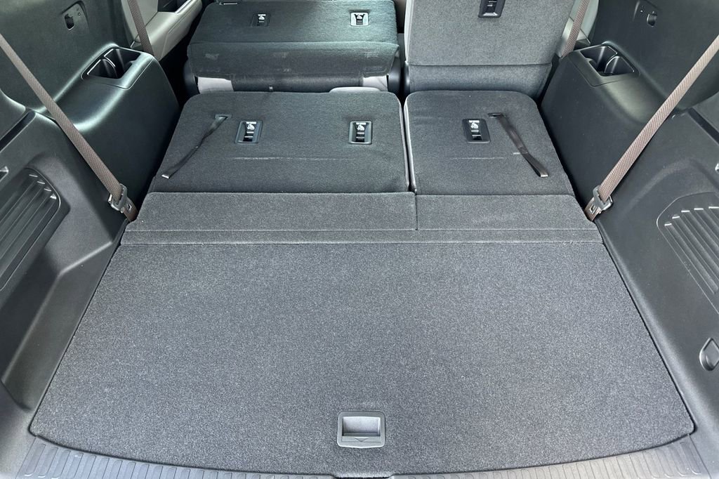 New 2025 GMC Acadia Elevation AWD/4WD image 13
