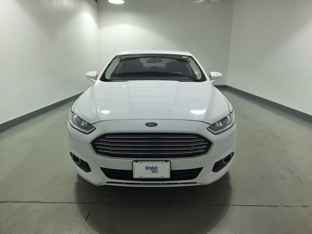 Used 2016 Ford Fusion SE FWD image 2