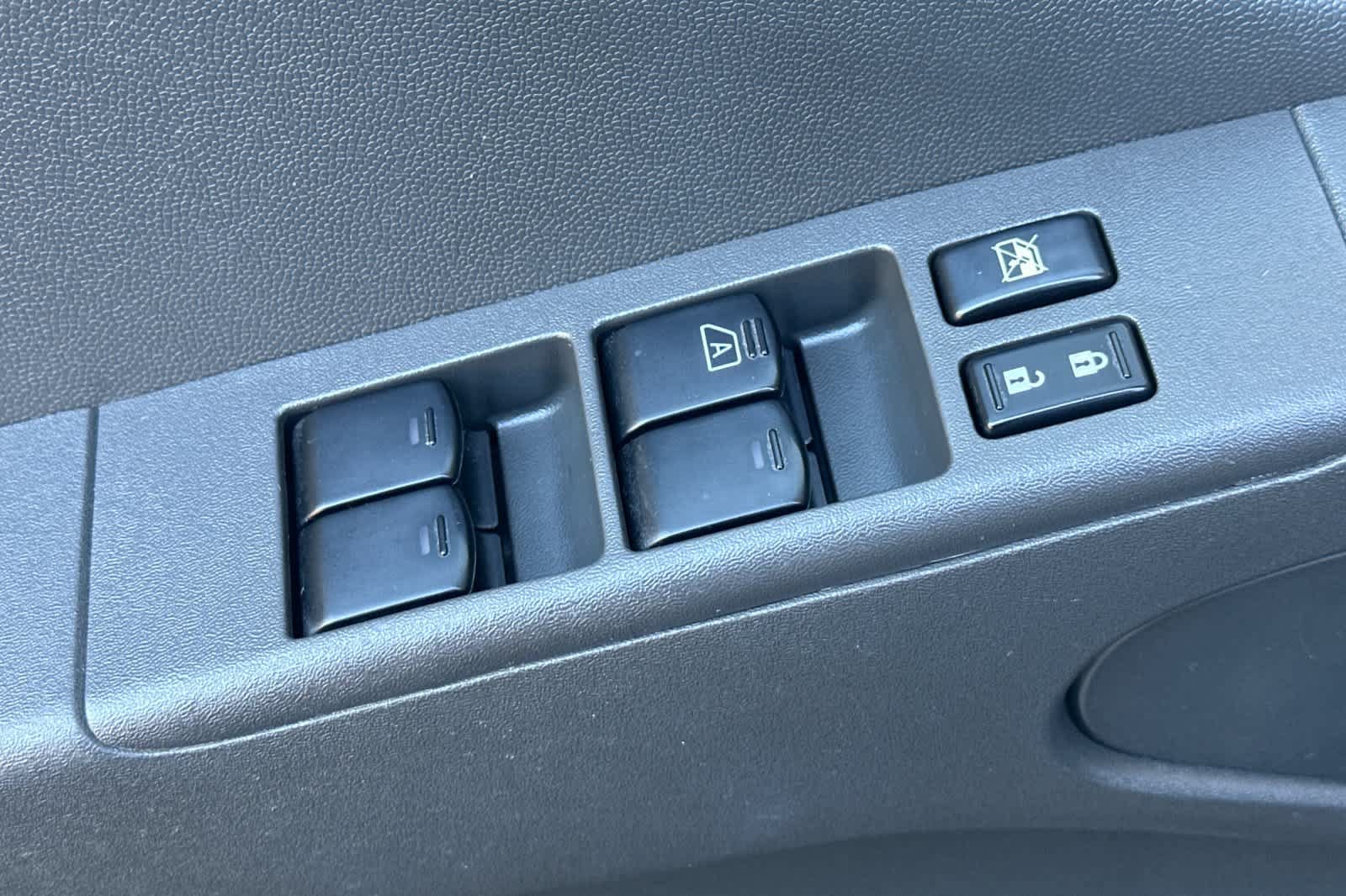 Used 2012 Nissan Frontier PRO-4X AWD/4WD image 13