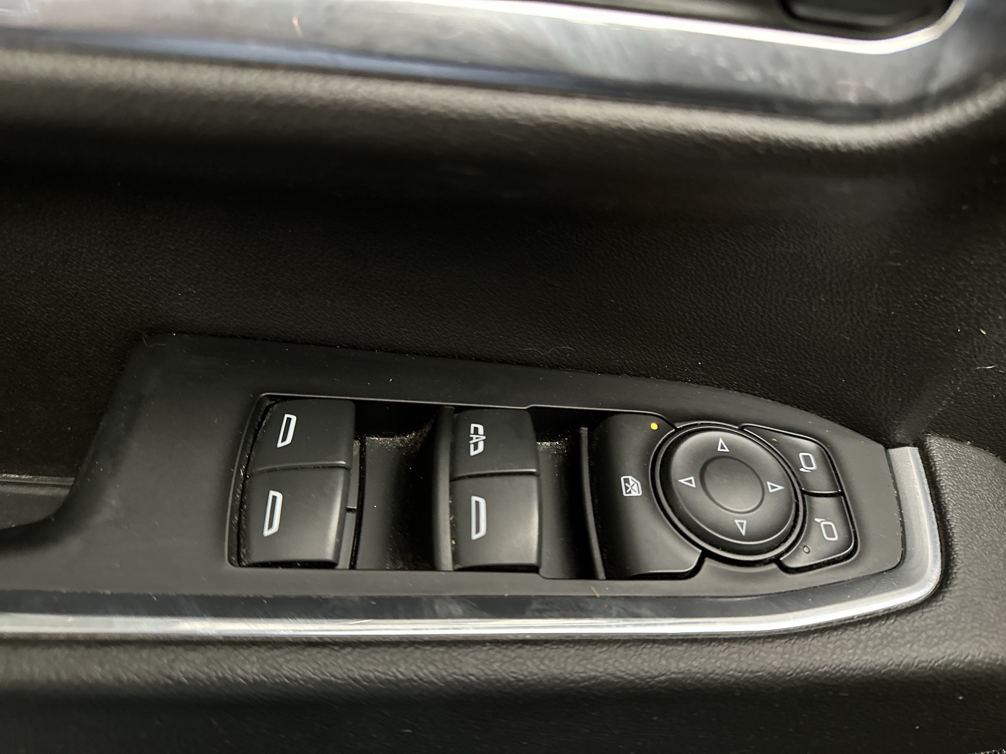 Used 2024 Chevrolet Silverado 2500 LT AWD/4WD image 19