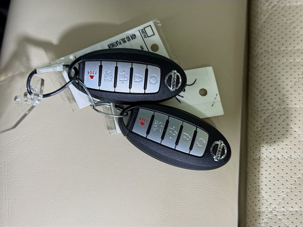 Used 2019 Nissan Maxima Platinum image 34