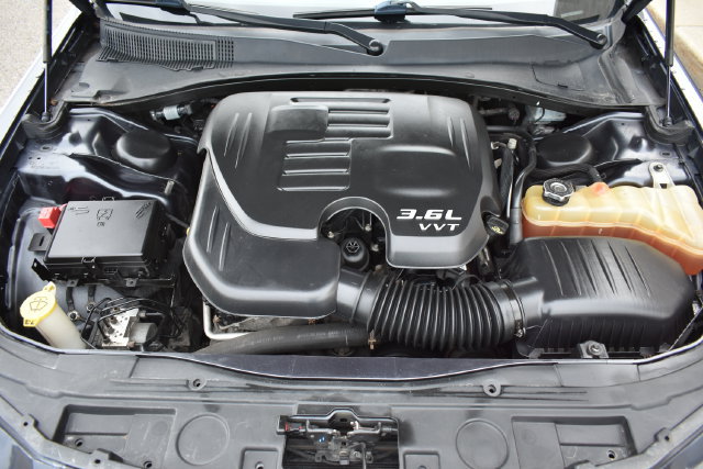 Used 2017 Chrysler 300 S RWD image 49