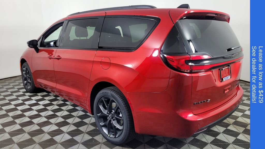 New 2026 Chrysler Pacifica Limited w/ S Appearance Package image 6