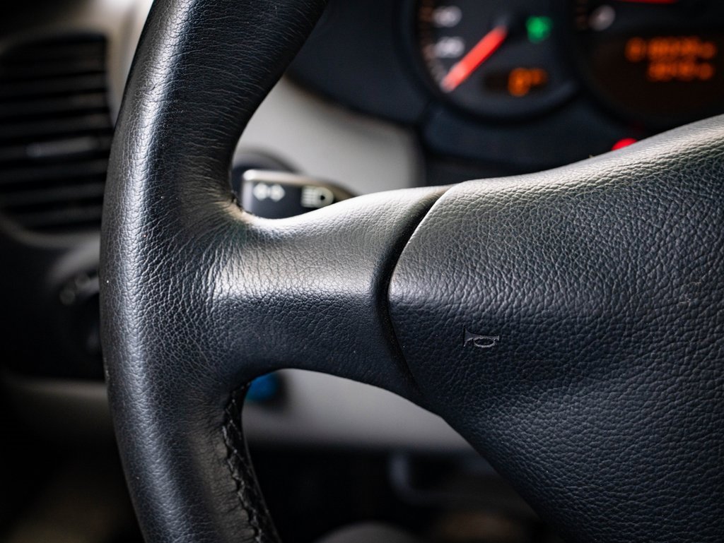 Used 2002 Porsche Boxster image 28