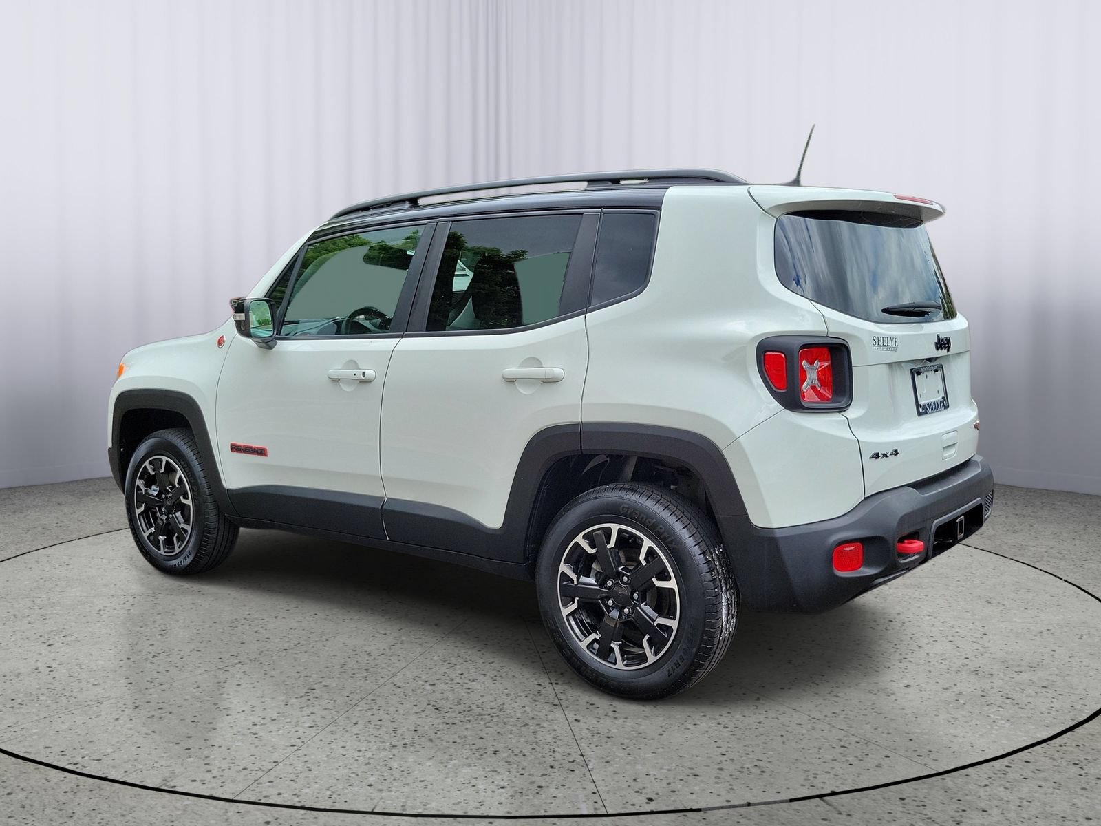 Used 2023 Jeep Renegade Trailhawk w/ Trailer Tow Group AWD/4WD image 4