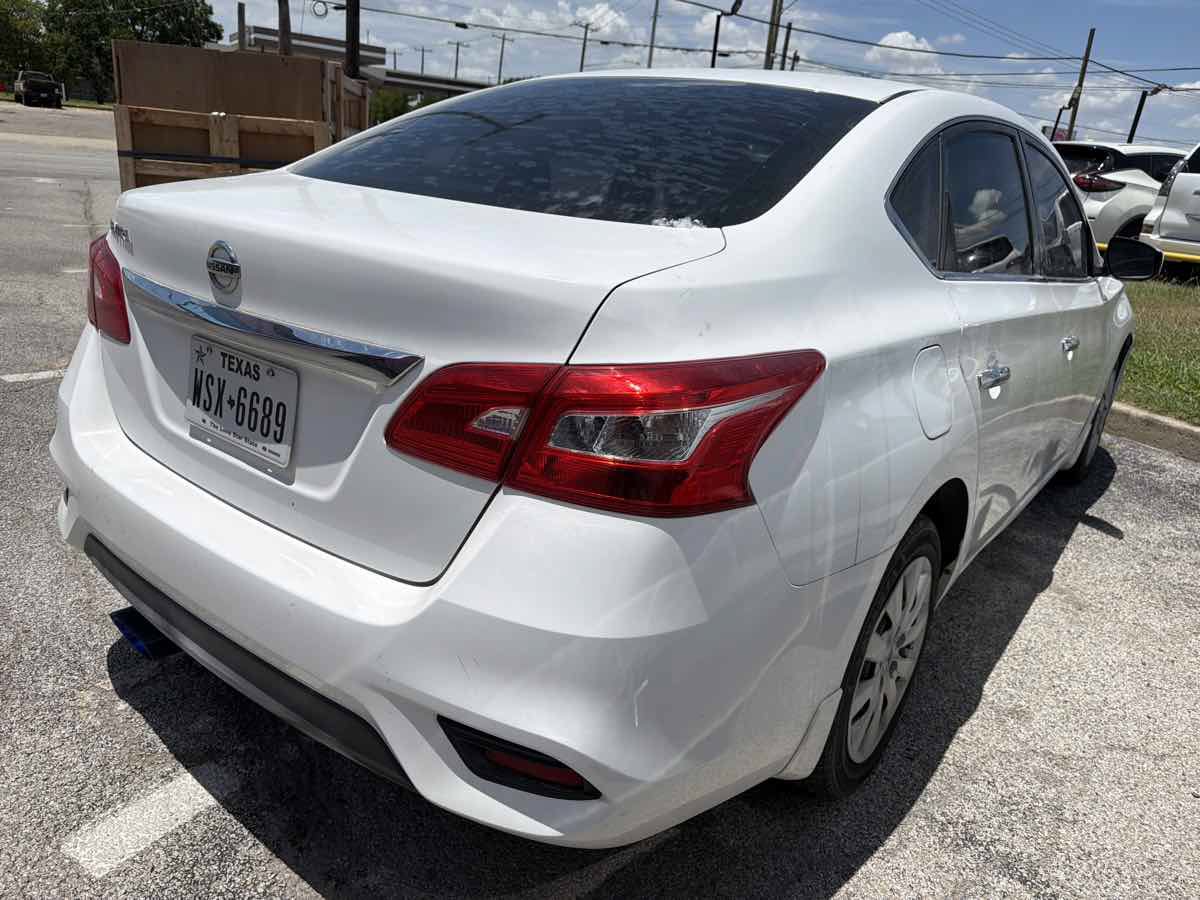 Used 2019 Nissan Sentra S FWD image 3