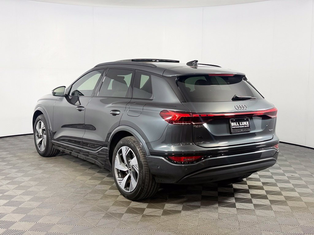 Used 2025 Audi Q6 e-tron Prestige w/ 20" Wheel Package AWD/4WD image 9