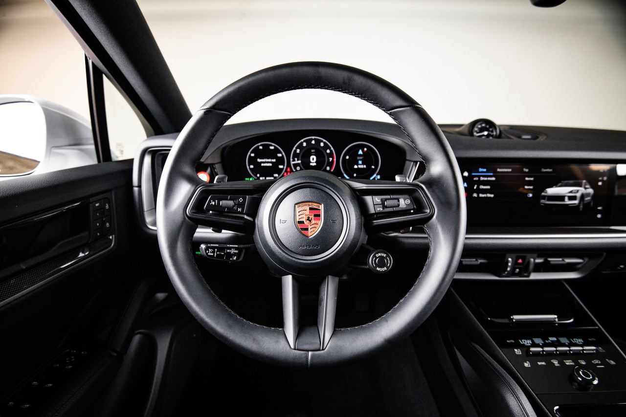 Certified 2026 Porsche Cayenne Coupe AWD/4WD image 26