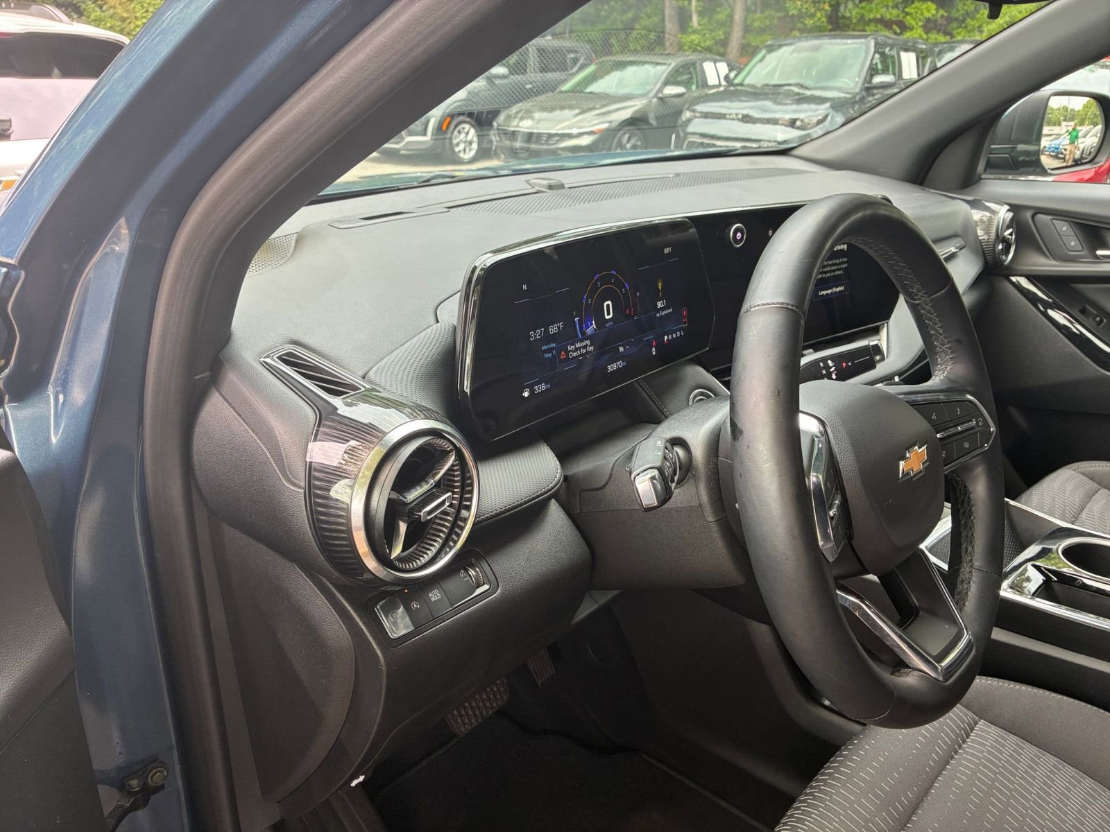 Used 2025 Chevrolet Equinox LT FWD image 36