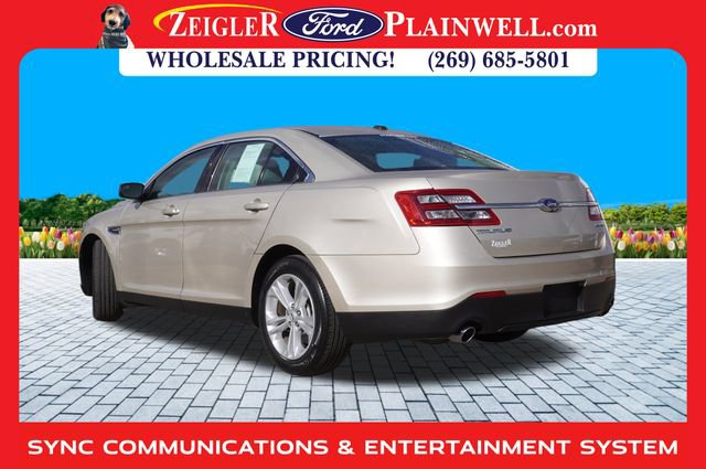 Used 2018 Ford Taurus SE image 3