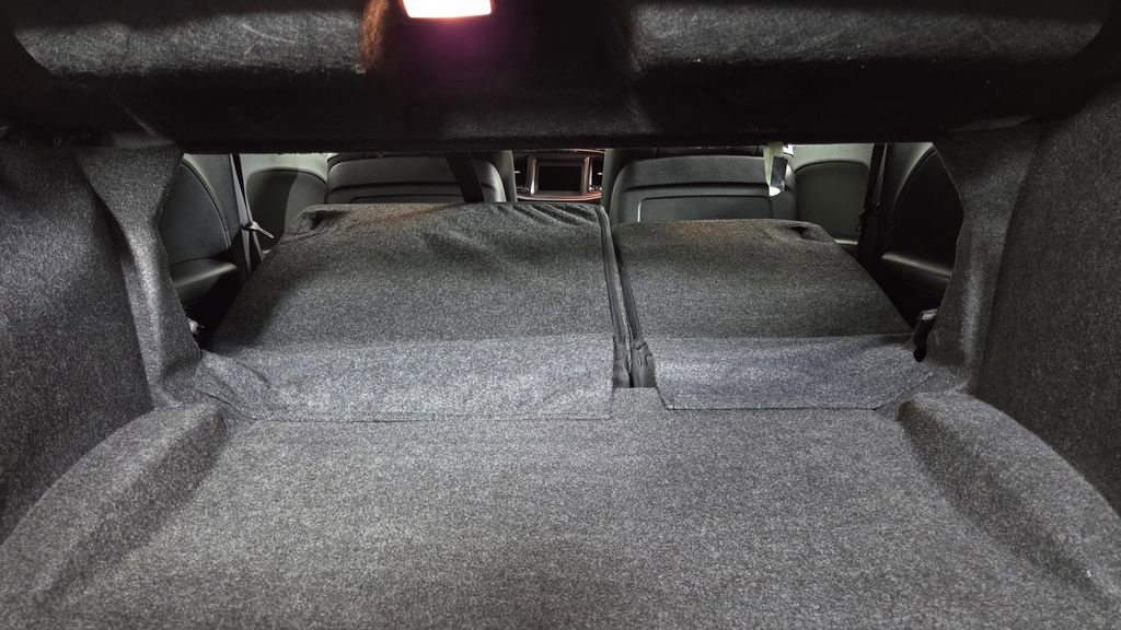 Used 2018 Dodge Challenger R/T w/ Blacktop Package image 12