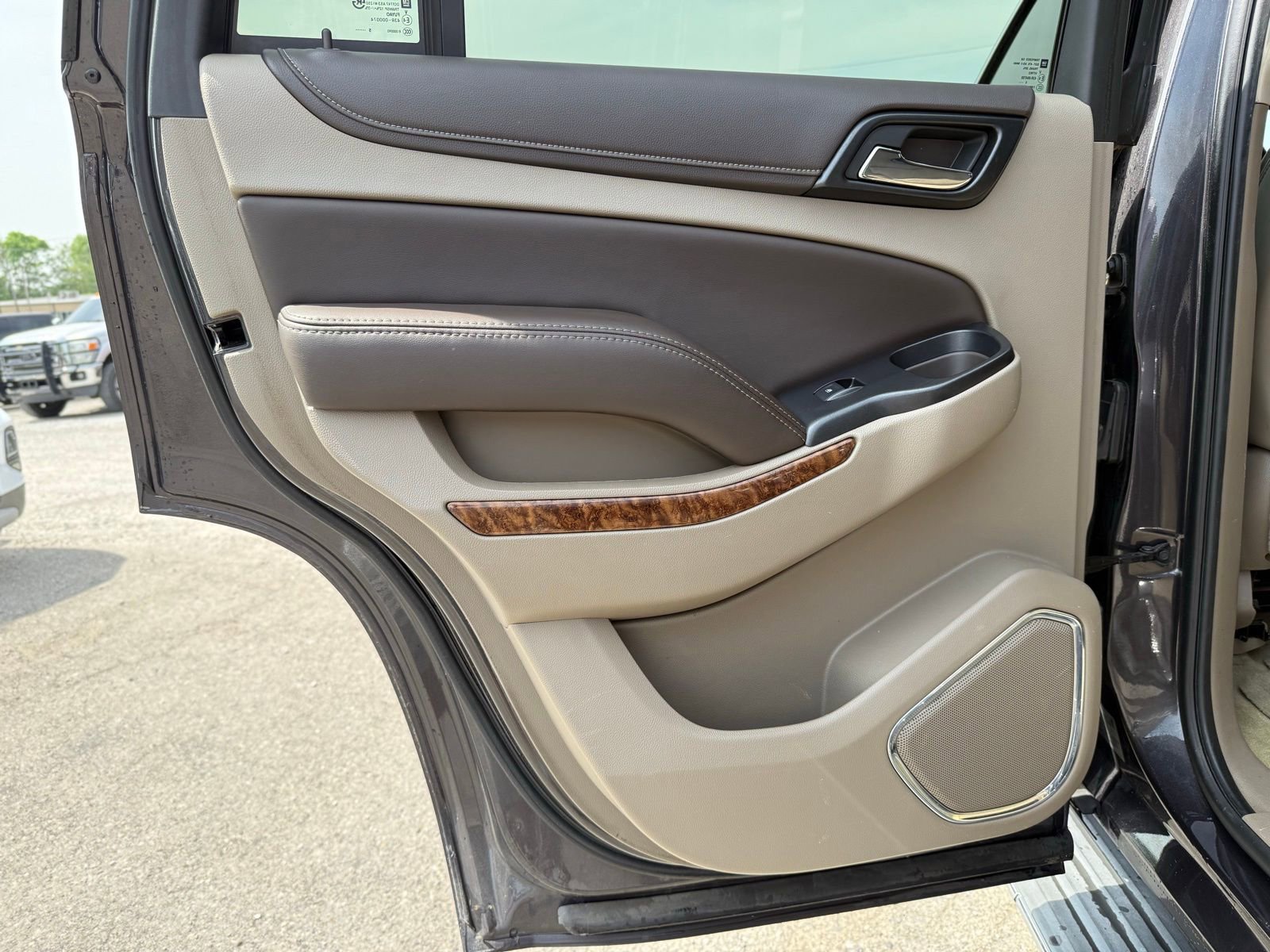 Used 2016 Chevrolet Tahoe LTZ AWD/4WD image 9