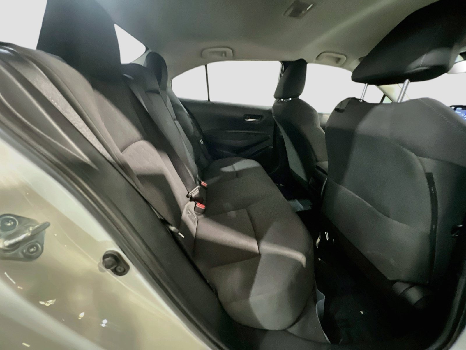 Used 2020 Toyota Corolla LE w/ Carpet Mat Package (TMS) FWD image 18
