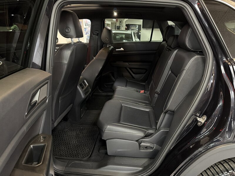 Used 2020 Volkswagen Atlas Cross Sport SEL R-Line AWD/4WD image 22