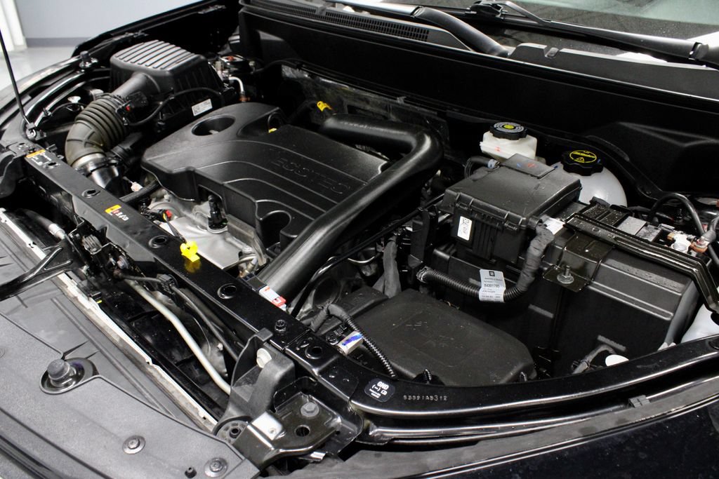 Used 2024 Chevrolet Equinox LT w/ LPO, Floor Liner Package FWD image 16