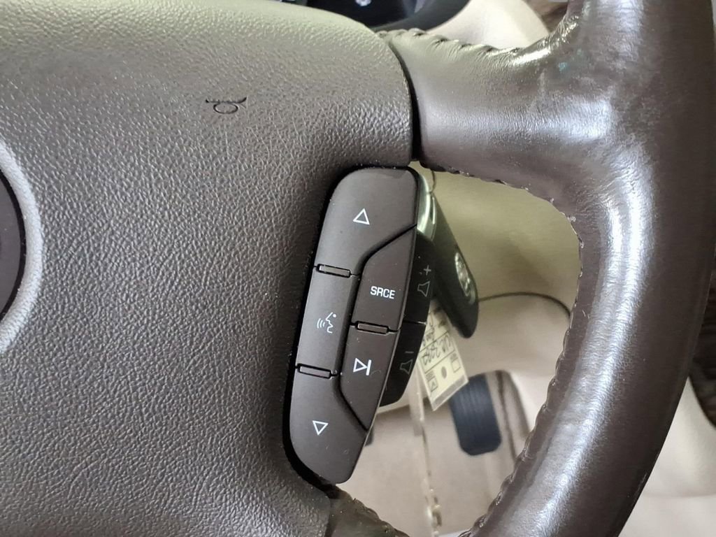 Used 2008 Cadillac DTS w/ Sun And Sound Package FWD image 21