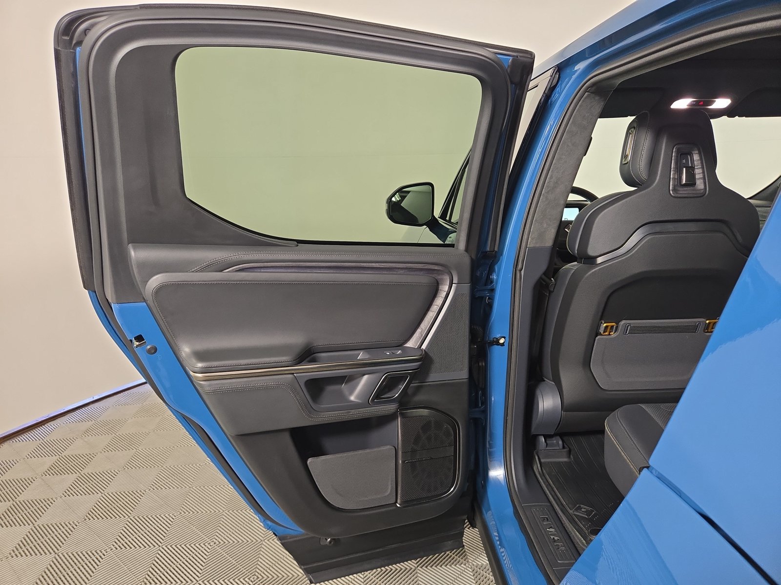 Used 2022 Rivian R1T Adventure AWD/4WD image 17